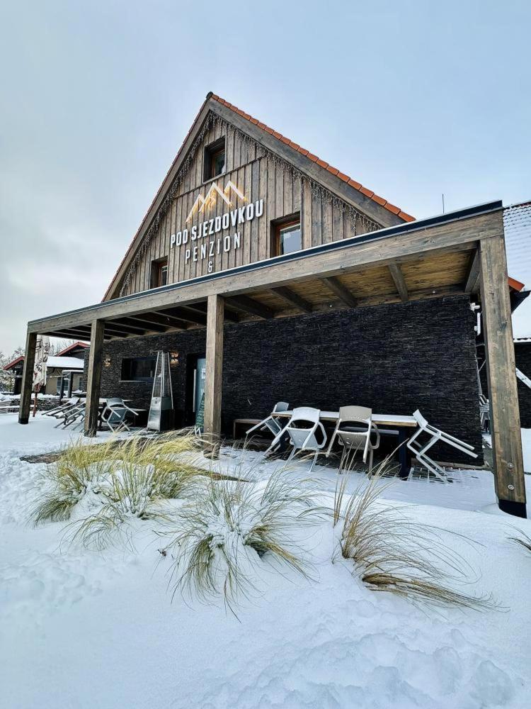 Penzion a Restaurace Pod Sjezdovkou Cenkovice Exteriér fotografie
